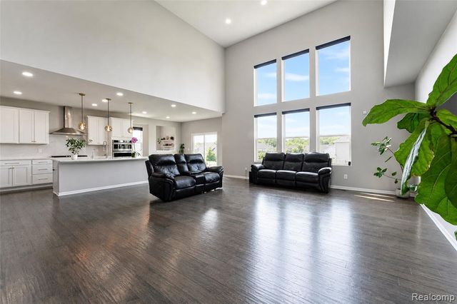 4146 Newgard Drive, Lake Orion, MI 48359