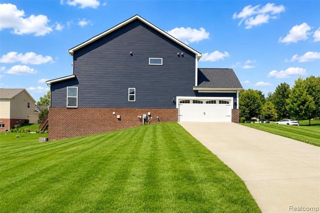 4146 Newgard Drive, Lake Orion, MI 48359