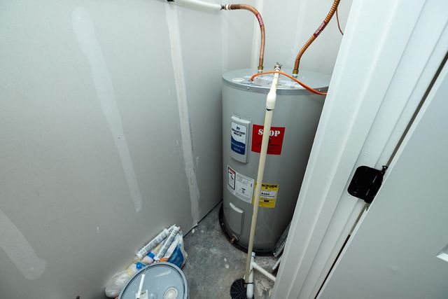 3537 N Azalea, Maize, KS 67223