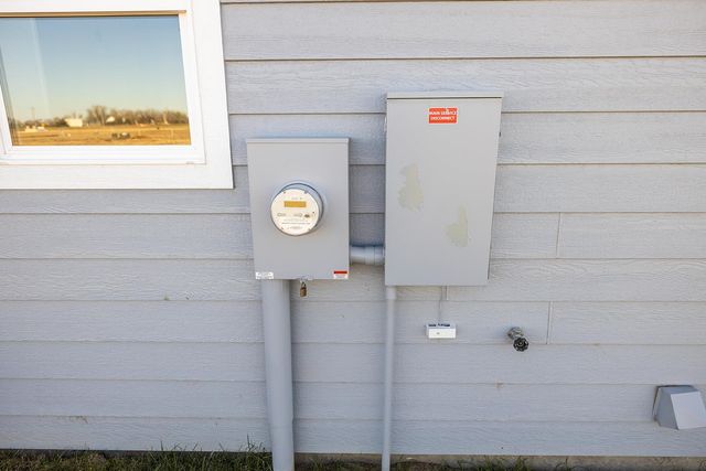 3537 N Azalea, Maize, KS 67223