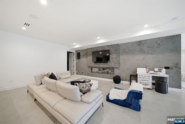 187 Hudson Avenue, Tenafly, NJ 07670