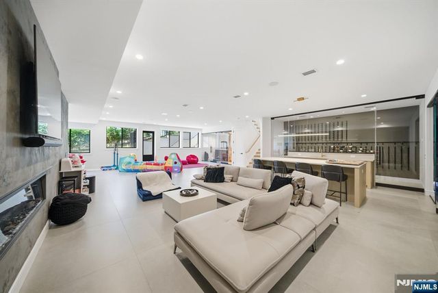 187 Hudson Avenue, Tenafly, NJ 07670