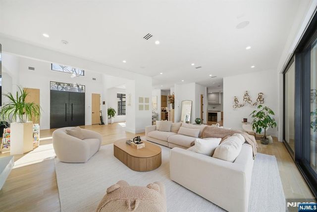 187 Hudson Avenue, Tenafly, NJ 07670