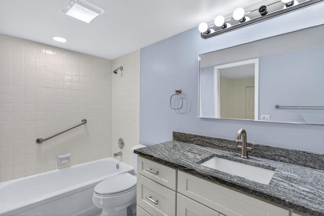 3203 Portofino Point M1, Coconut Creek, FL 33066