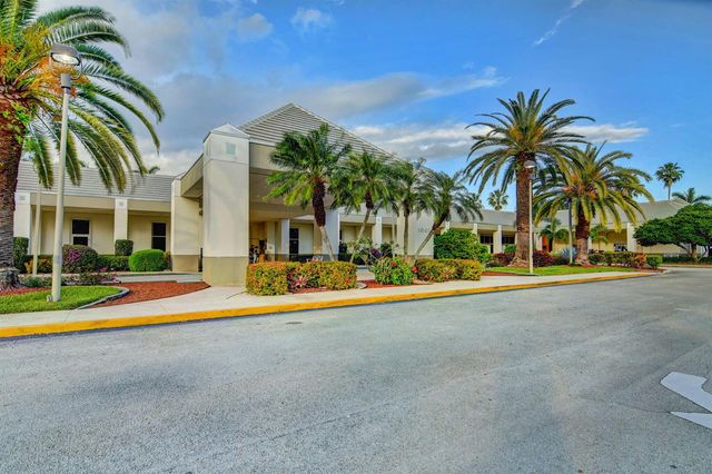 3203 Portofino Point M1, Coconut Creek, FL 33066