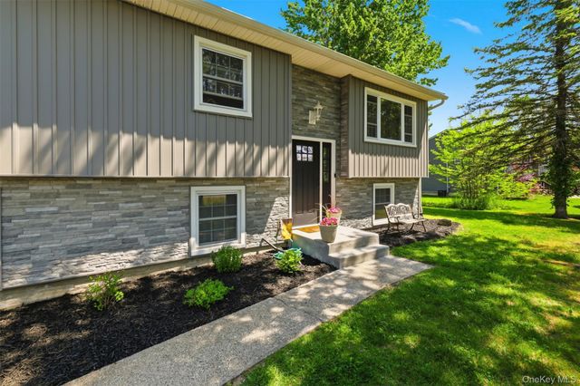 14 Baumer Road, Wallkill, NY 12589
