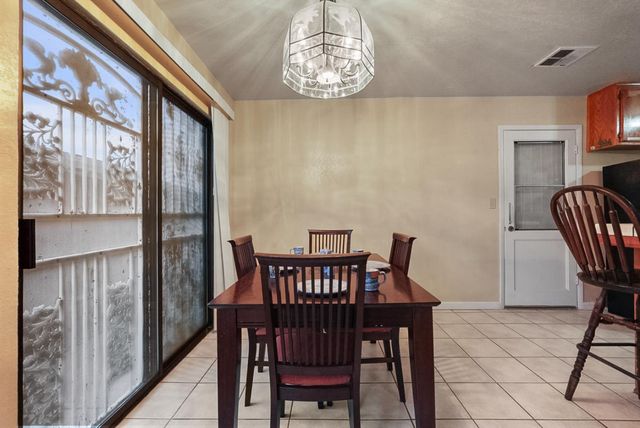 6213 Don Carlos, Riverbank, CA 95367