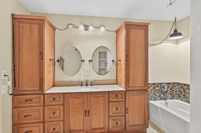 1912 Yaupon TRL, Cedar Park, TX 78613