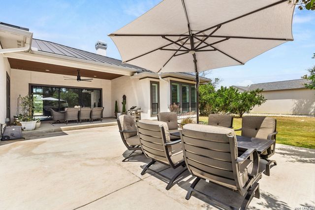 1147 POWDER RIDGE RD, New Braunfels, TX 78132