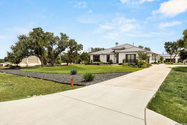 1147 POWDER RIDGE RD, New Braunfels, TX 78132
