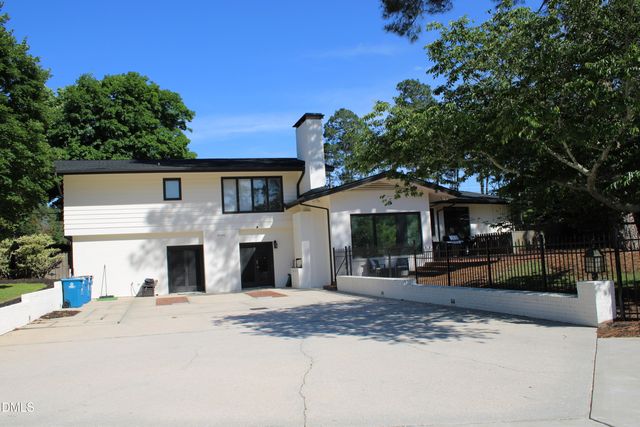 1607 Lakeshore Drive, Dunn, NC 28334