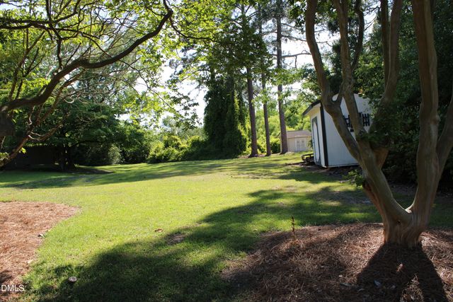 1607 Lakeshore Drive, Dunn, NC 28334
