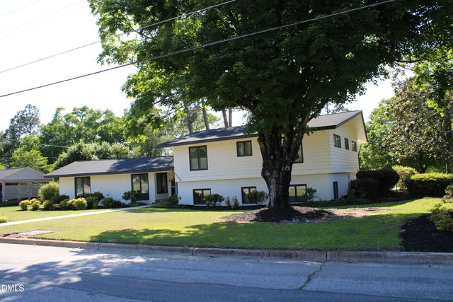 1607 Lakeshore Drive, Dunn, NC 28334