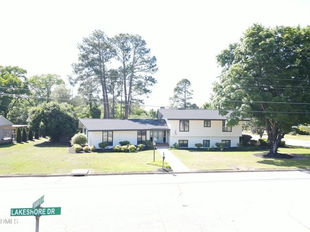 1607 Lakeshore Drive, Dunn, NC 28334