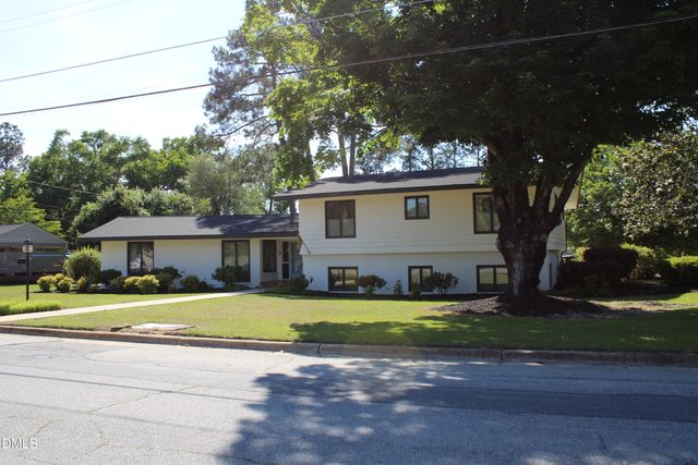 1607 Lakeshore Drive, Dunn, NC 28334
