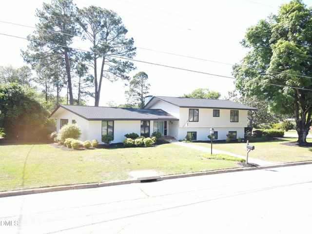 1607 Lakeshore Drive, Dunn, NC 28334
