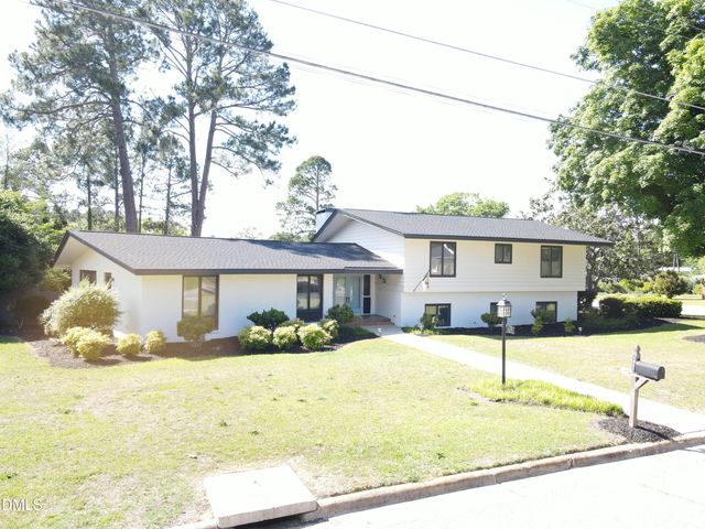 1607 Lakeshore Drive, Dunn, NC 28334