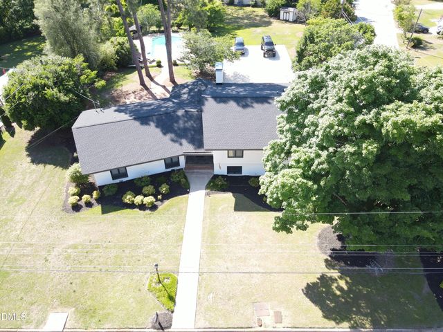 1607 Lakeshore Drive, Dunn, NC 28334