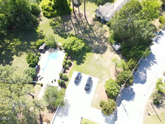 1607 Lakeshore Drive, Dunn, NC 28334