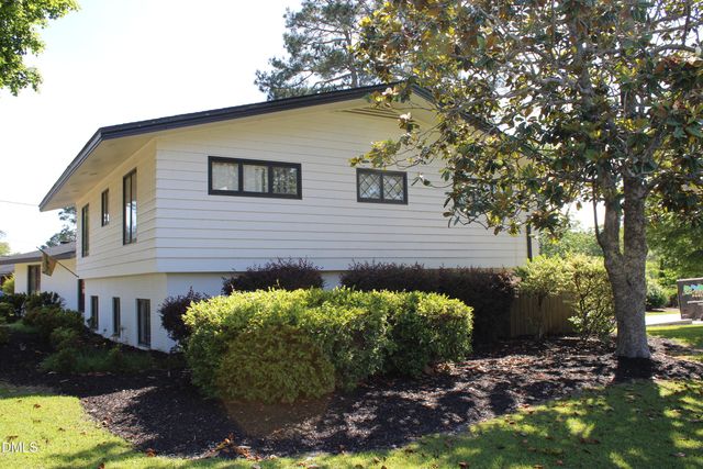 1607 Lakeshore Drive, Dunn, NC 28334
