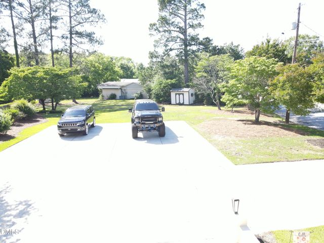 1607 Lakeshore Drive, Dunn, NC 28334