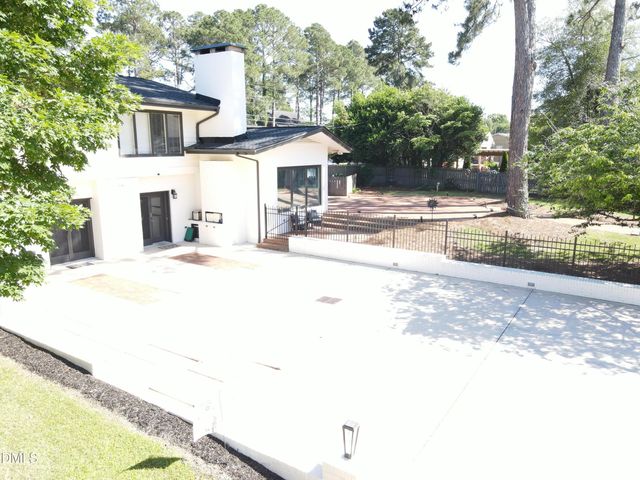 1607 Lakeshore Drive, Dunn, NC 28334