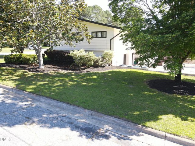 1607 Lakeshore Drive, Dunn, NC 28334
