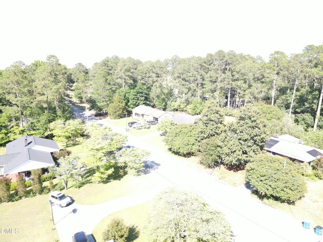 1607 Lakeshore Drive, Dunn, NC 28334
