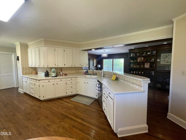 1607 Lakeshore Drive, Dunn, NC 28334