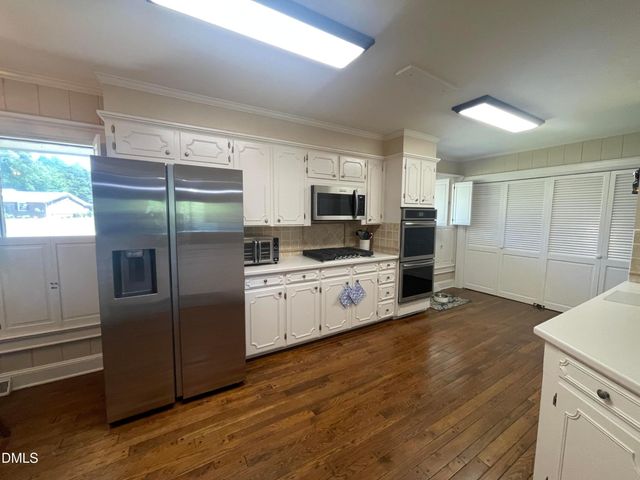 1607 Lakeshore Drive, Dunn, NC 28334