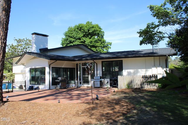 1607 Lakeshore Drive, Dunn, NC 28334