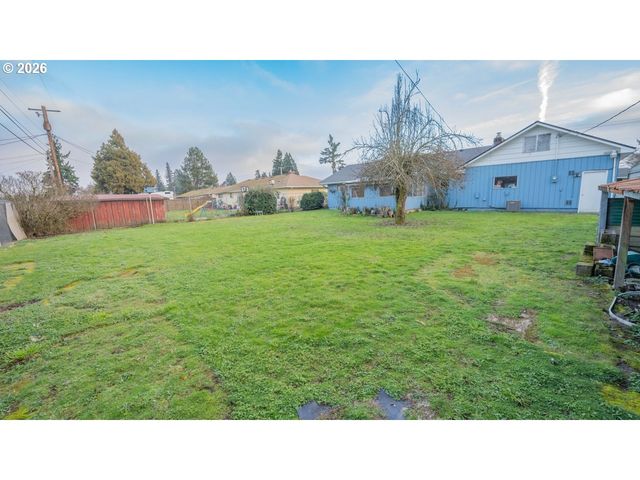 212 HAYDEN BRIDGE Way, Springfield, OR 97477