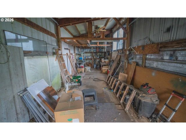 212 HAYDEN BRIDGE Way, Springfield, OR 97477