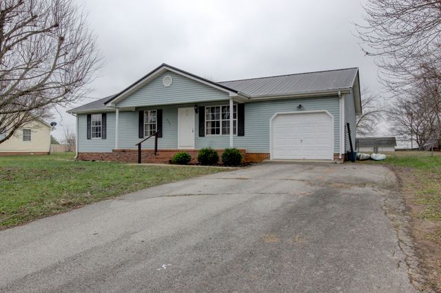 920 Linda Dr, Oak Grove, KY 42262