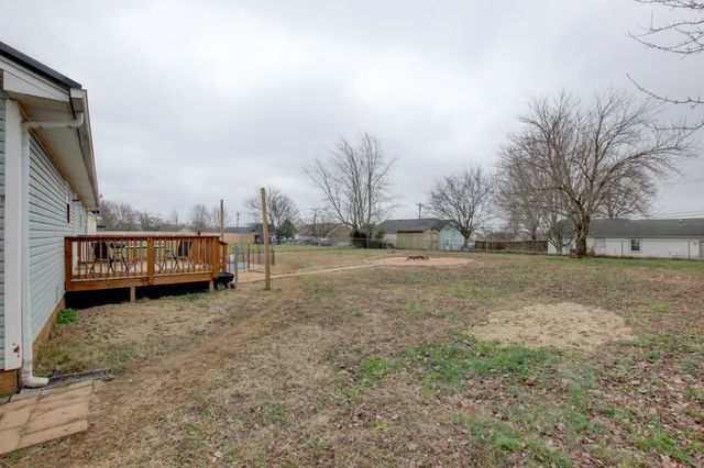 920 Linda Dr, Oak Grove, KY 42262