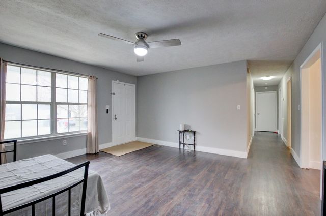 920 Linda Dr, Oak Grove, KY 42262