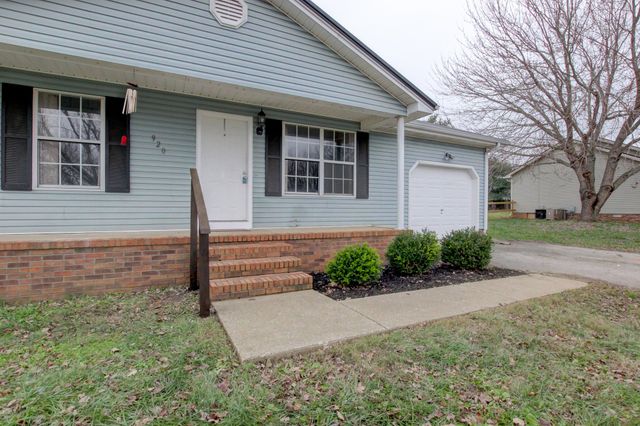 920 Linda Dr, Oak Grove, KY 42262