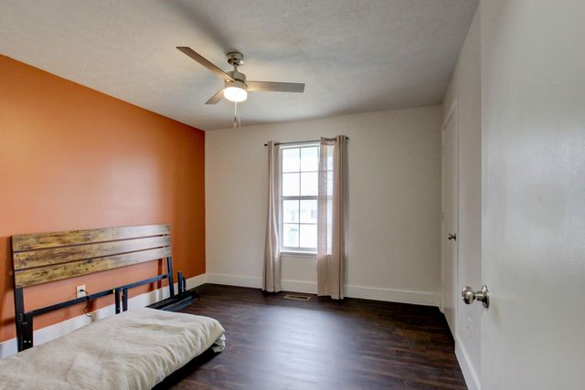 920 Linda Dr, Oak Grove, KY 42262