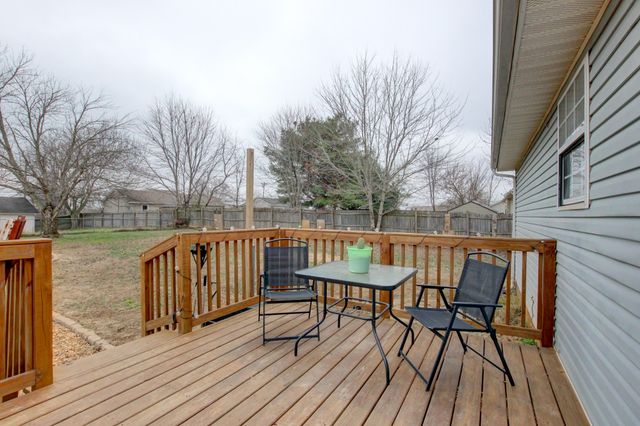 920 Linda Dr, Oak Grove, KY 42262