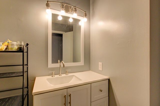 920 Linda Dr, Oak Grove, KY 42262