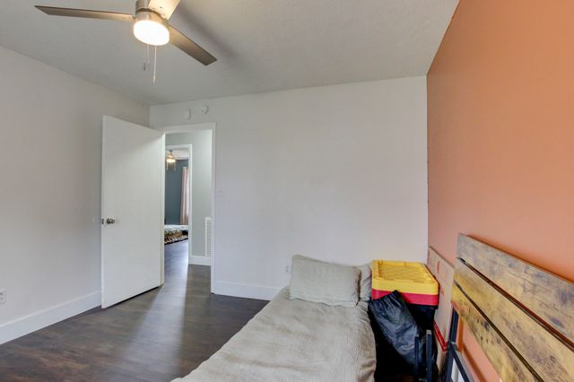 920 Linda Dr, Oak Grove, KY 42262