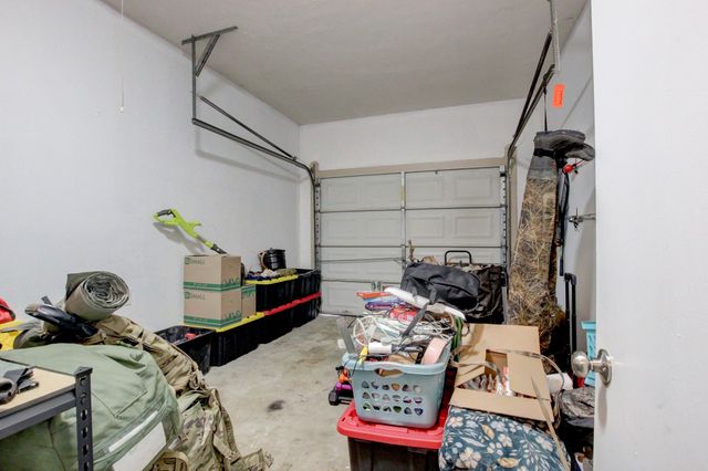 920 Linda Dr, Oak Grove, KY 42262