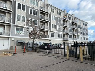 400 Bank Street APT 105, New London, CT 06320