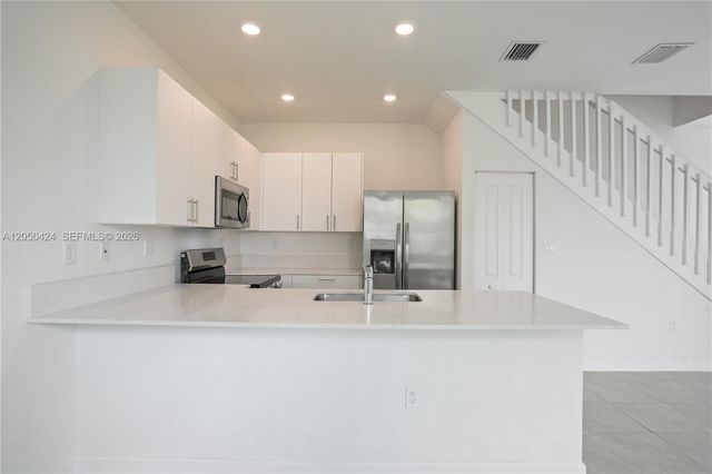 715 SE 15th Street ., Homestead, FL 33034
