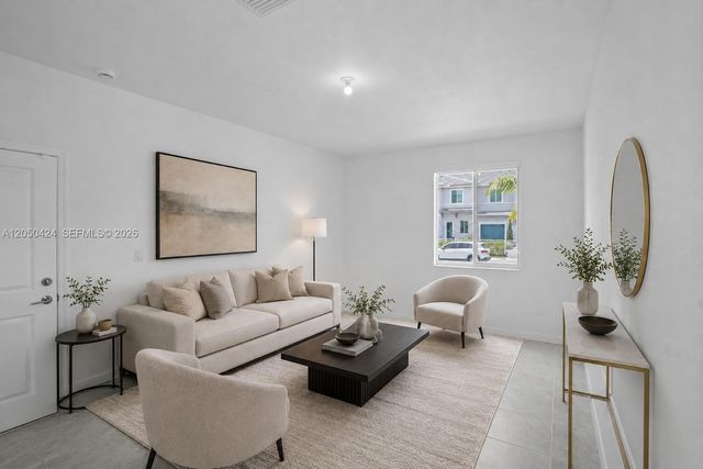 715 SE 15th Street ., Homestead, FL 33034