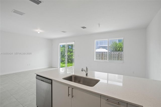 715 SE 15th Street ., Homestead, FL 33034