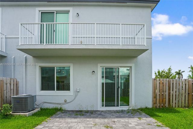 715 SE 15th Street ., Homestead, FL 33034