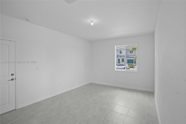 715 SE 15th Street ., Homestead, FL 33034