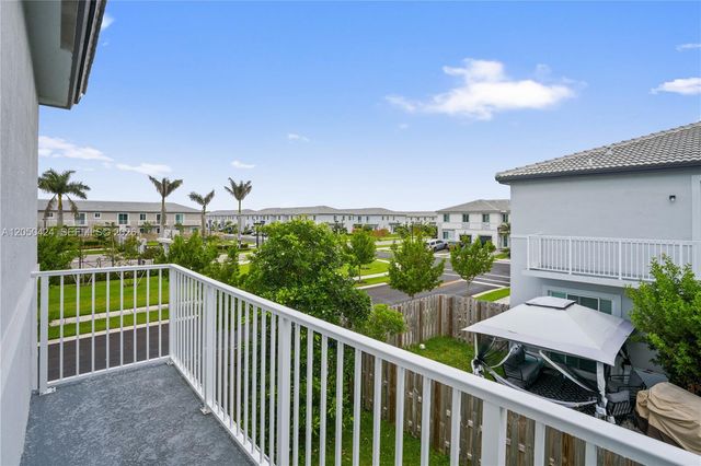 715 SE 15th Street ., Homestead, FL 33034