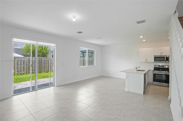 715 SE 15th Street ., Homestead, FL 33034
